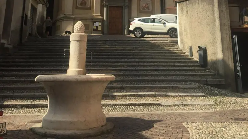 Allarme. Il prelievo è stato fatto alla fontanina davanti alla chiesa