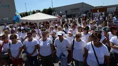 La protesta dei lavoratori Medtronic -  © www.giornaledibrescia.it