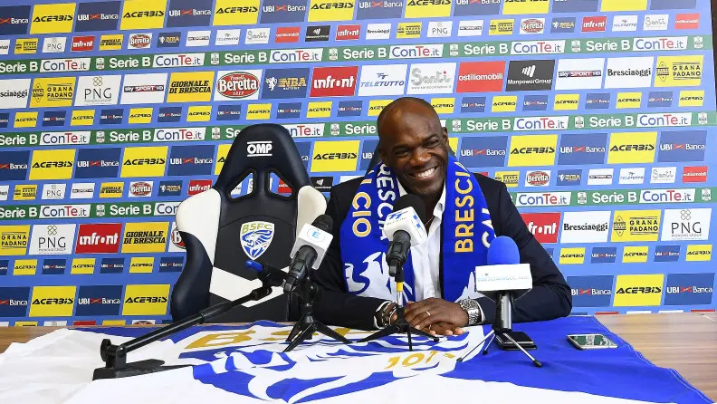 La presentazione ufficiale di Suazo