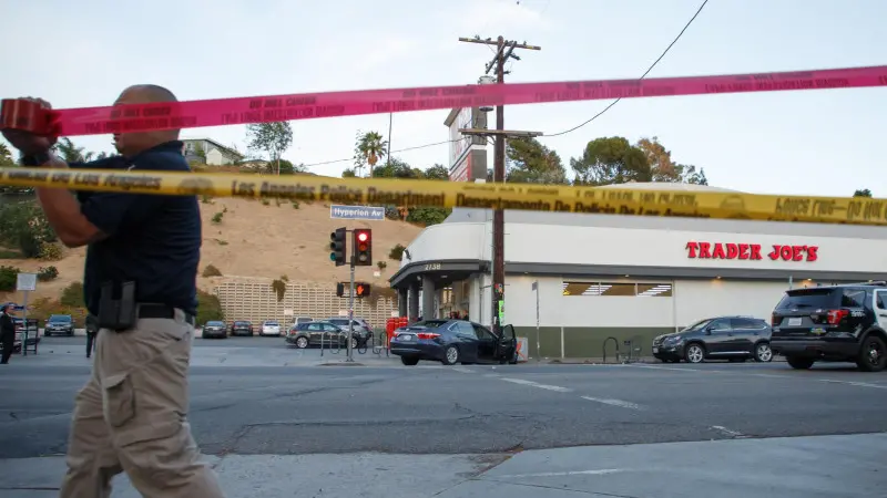 Paura a Hollywood: 20 ostaggi in un market e una vittima