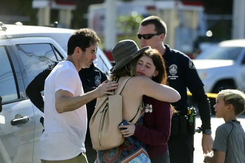 Paura a Hollywood: 20 ostaggi in un market e una vittima
