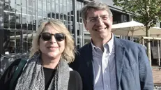 Emilio Del Bono e Paola Vilardi durante la campagna elettorale per Loggia 2018 - New Eden Group © www.giornaledibrescia.it
