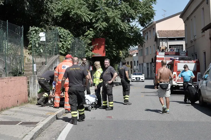 I soccorsi in via Sant'Orsola, a Caionvico