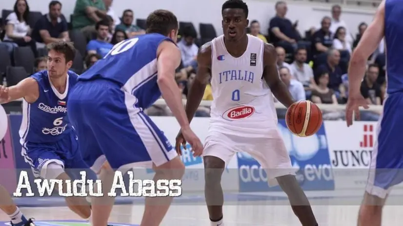 Awudu Abass con la maglia della Nazionale italiana