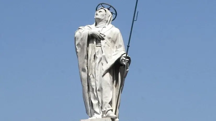 La statua di Sant'Angela Merici