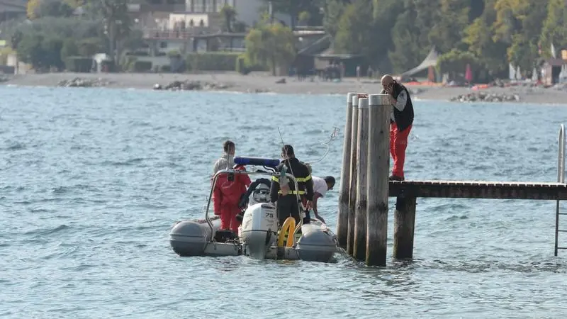 Le ricerche del sub nel lago di Garda - Foto © www.giornaledibrescia.it