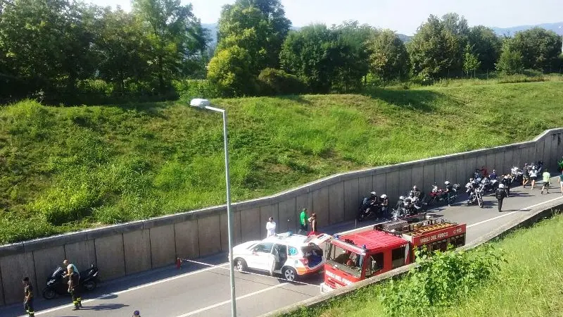 Prevalle, schianto tra auto e due moto: 45 bis chiusa al traffico