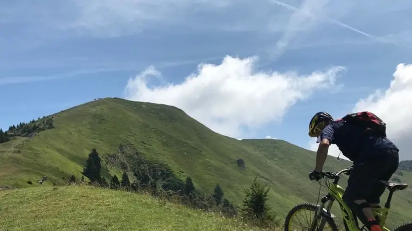 Sul crinale. Laddove è possibileil percorso si snoda sul cinale fra due valli