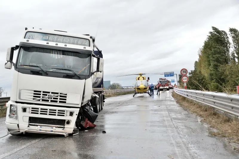 Schianto a Montichiari, traffico in tilt sulla Goitese
