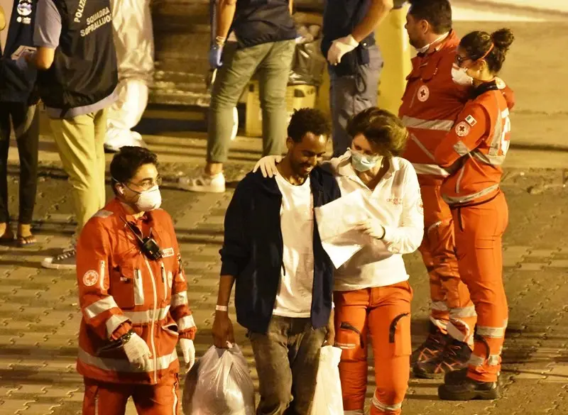 Nave Diciotti, tutti sbarcati i 137 migranti