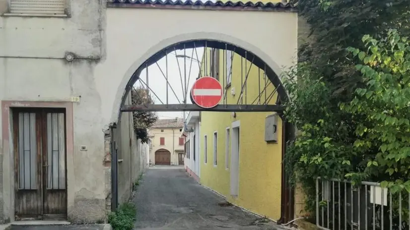 L’arco delle beffe. Un’immagine dell’arco medievale di vicolo Gallo