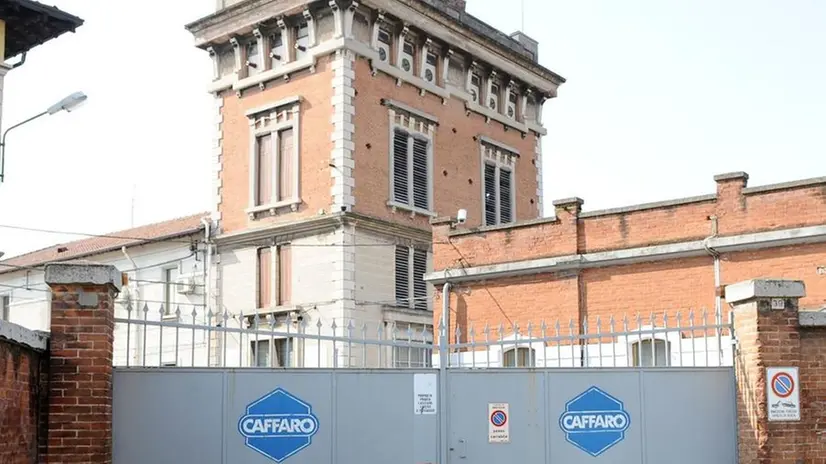 Passo avanti. L’ingresso della storica fabbrica di via Milano