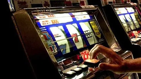 Sala. Ragazzi: il 10%  è entrato in una slot