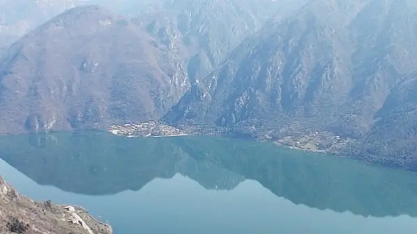 Una veduta del lago d'Idro (archivio) - © www.giornaledibrescia.it