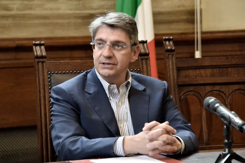 La conferenza stampa del sindaco sulla sicurezza in via Corfù