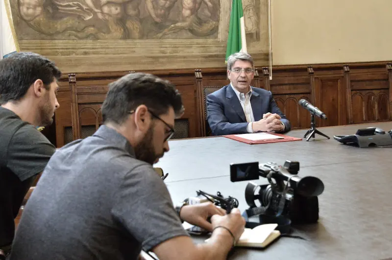 La conferenza stampa del sindaco sulla sicurezza in via Corfù