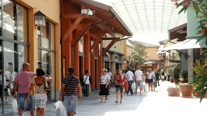 Apertura outlet franciacorta best sale