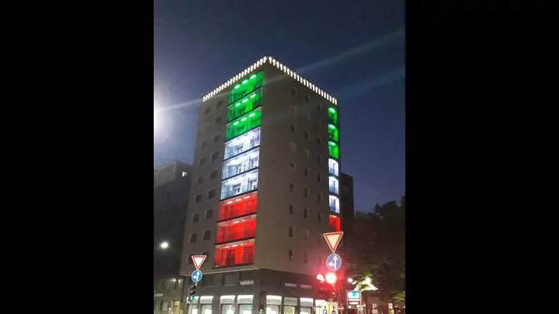 Re_load, il palazzo di via Gramsci illuminato dopo il restyling