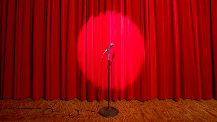 Stand-up comedy, immagine simbolica