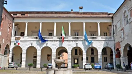 Il Broletto, sede della Provincia di Brescia - Foto © www.giornaledibrescia.it