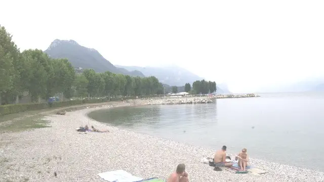 Spiaggia del Vialone: una delle più frequentate di Toscolano Maderno, teatro dell'evento - foto © www.giornaledibrescia.it