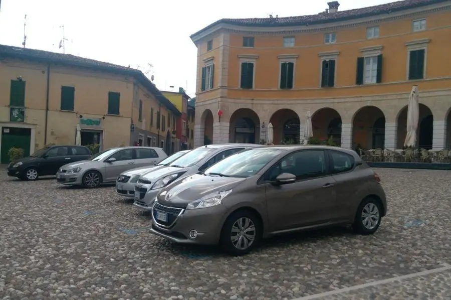 Parcheggi, nel salotto buono di piazza Cavour si paga di più