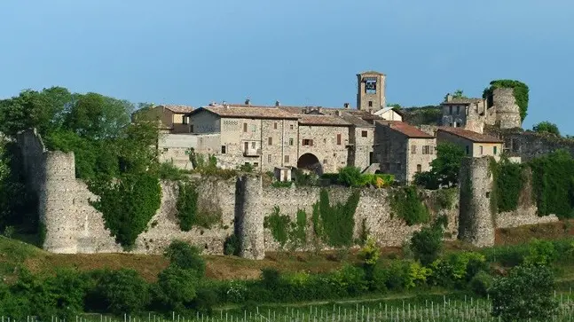 Suggestivo. Una bella veduta del castello di Pozzolengo