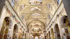 Dopo il complesso restauro, ecco un’anticipazione delle decorazioni settecentesche della navata - © www.giornaledibrescia.it