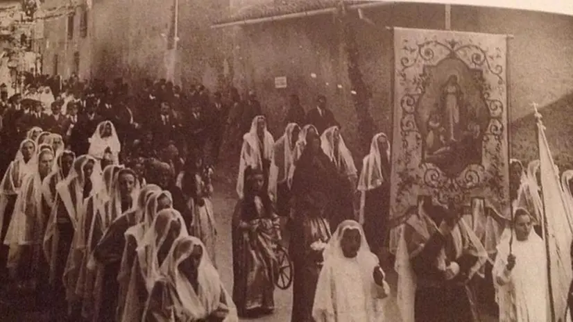 Un’immagine di repertorio della festa di ringraziamento per il raccolto