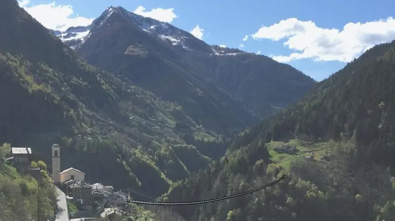 Il render del ponte in Valtellina