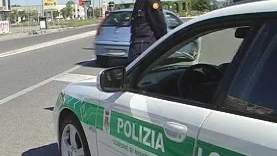Pattuglia della Polizia Locale di Montichiari - © www.giornaledibrescia.it