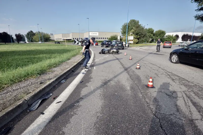 Via del Serpente: incidente prima delle 7