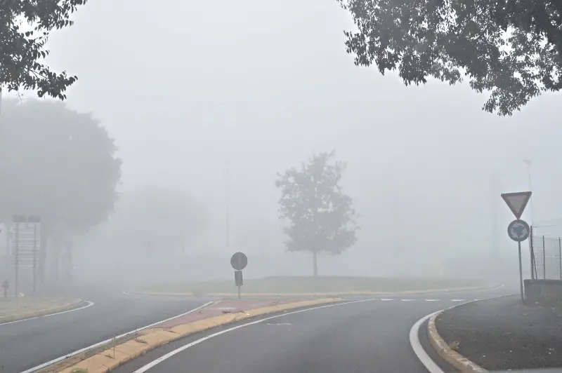 Prima nebbia dell'anno sul Bresciano stamane - Foto Putelli/Neg © www.giornaledibrescia.it