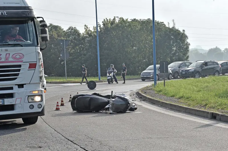 Via del Serpente: incidente prima delle 7