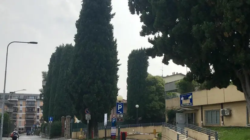 In via Scavi Romani, l’ingresso del parcheggio