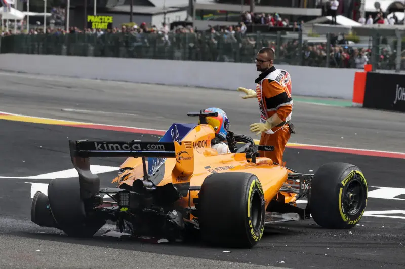 F1, Alonso vola a Spa al via del Gp del Belgio