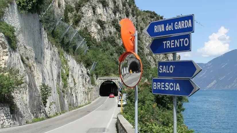 La Gardesana è la strada percorsa dai pullman per andare a Riva del Garda