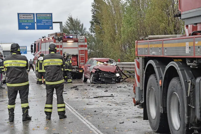 Schianto a Montichiari, traffico in tilt sulla Goitese