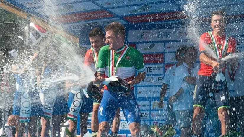 Bollicine. Il podio dei Tricolori di Darfo Boario // FOTOSERVIZIO REPORTER