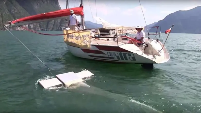 La Goletta dei laghi in azione (foto archivio)