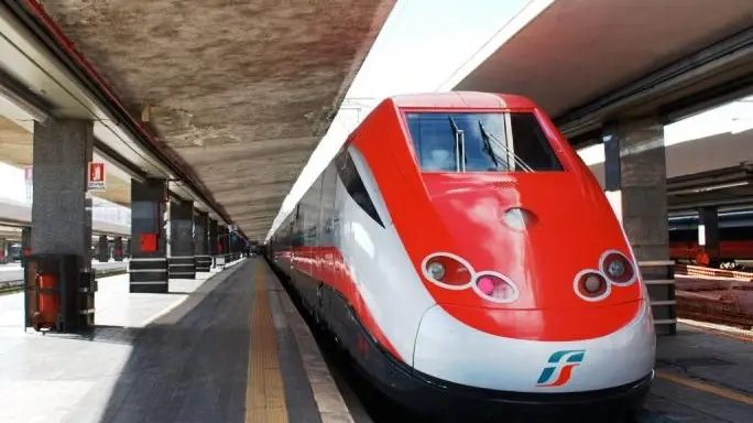 Un treno al alta velocità