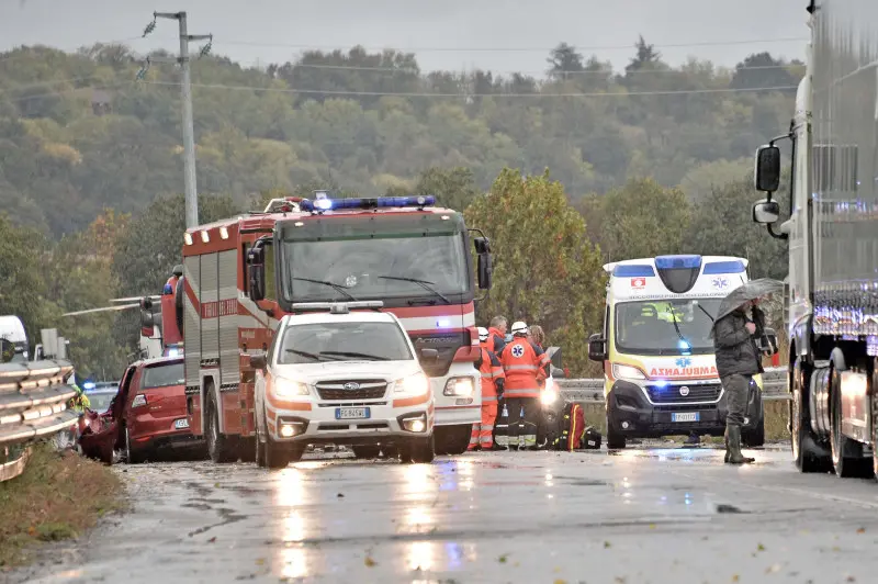 Schianto a Montichiari, traffico in tilt sulla Goitese