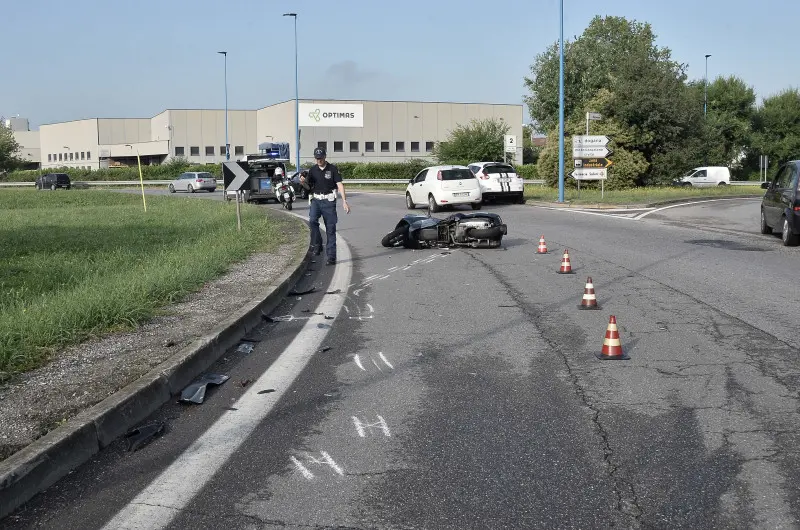 Via del Serpente: incidente prima delle 7