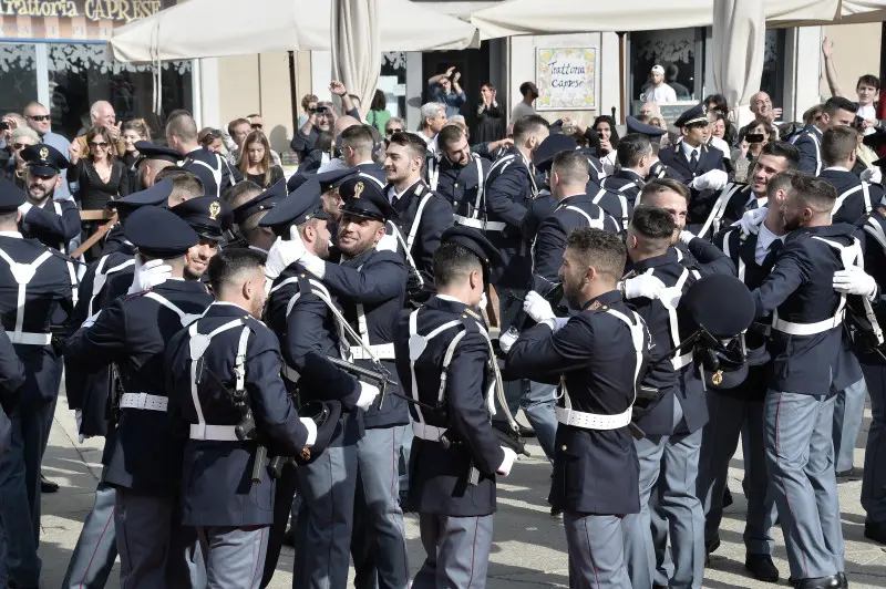 Polgai, giurano i 118 nuovi agenti in piazza Loggia