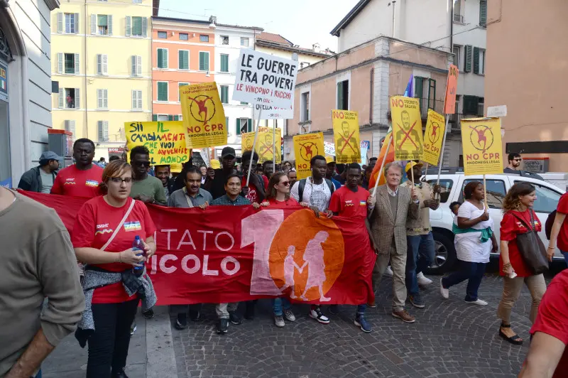 Restiamo Umani, 1.500 persone alla marcia