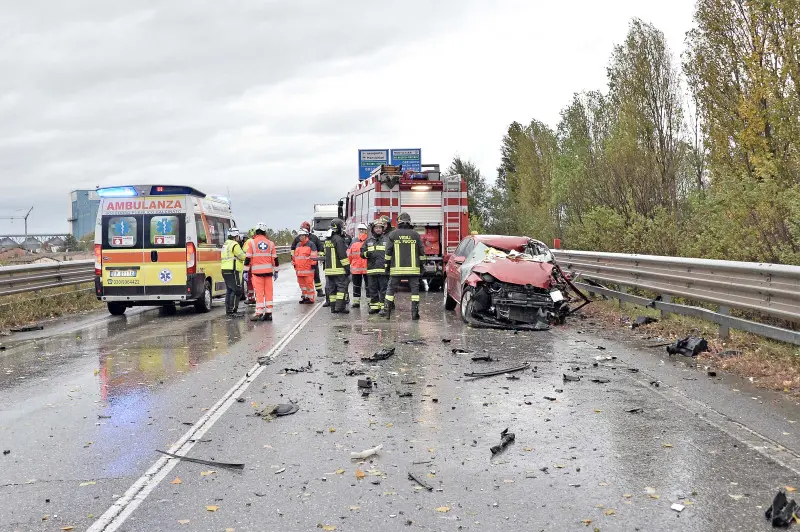 Schianto a Montichiari, traffico in tilt sulla Goitese