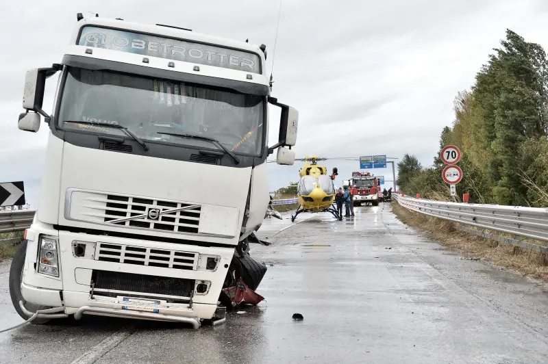 Schianto a Montichiari, traffico in tilt sulla Goitese
