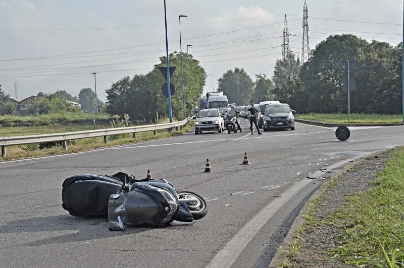 Via del Serpente: incidente prima delle 7