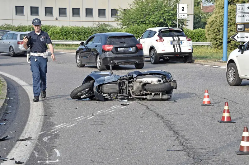 Via del Serpente: incidente prima delle 7