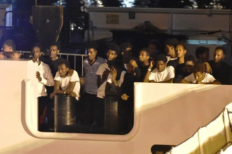 Nave Diciotti, tutti sbarcati i 137 migranti